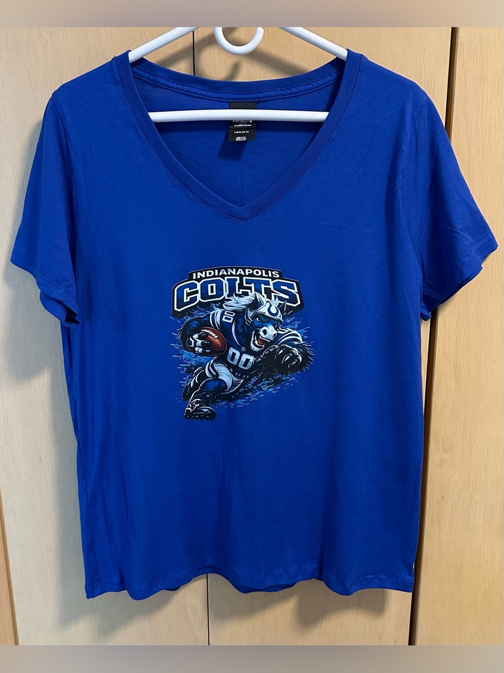 Indianapolis Colts V-Neck Graphic Tee - NIP